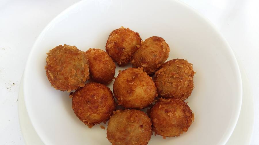 Croquetas. Cremosas y crujientes, hay tantas variedades como ingredientes. 