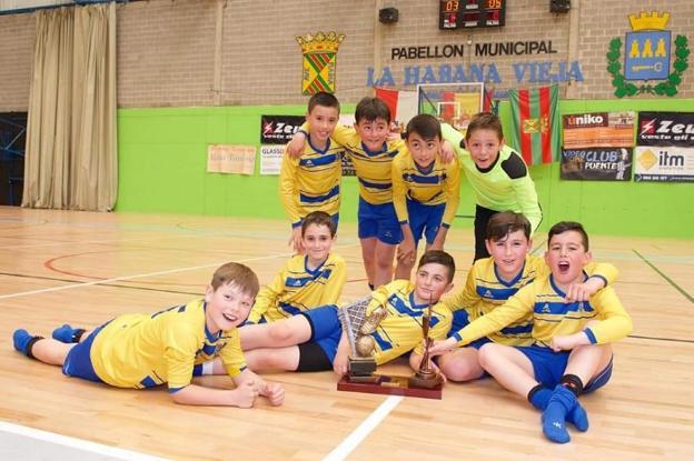 El equipo benjamín de Campoo de Enmedio logró el Regional el pasado fin de semana ante el Verdemar. 