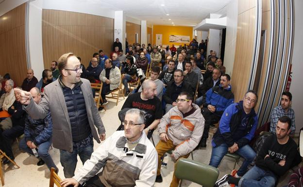 Tomás Bustamante, en una asamblea de la Gimnástica. :