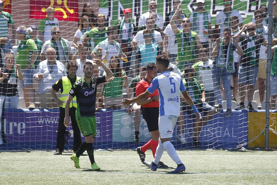 Un gol de Buñuel de penalti permitió al Racing subir de categoría tras el empate a cero de la ida