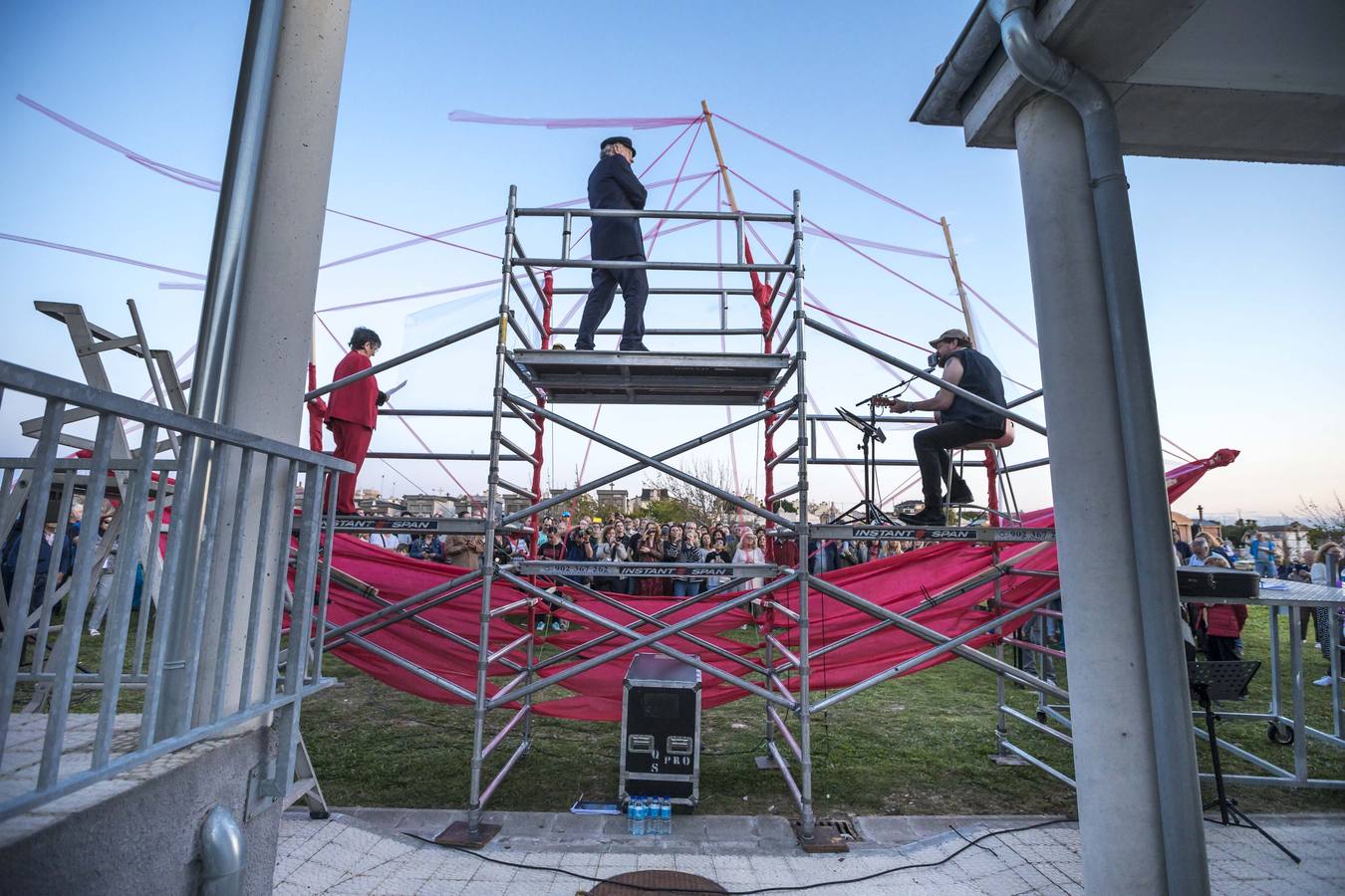 Numeroso público asistió a una convocatoria en la que la danza, la poesía y la música fueron protagonistas.