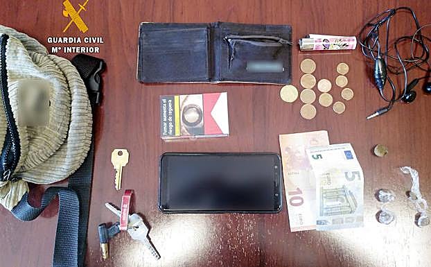 Efectos intervenidosa al chico detenido.