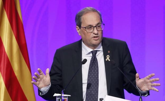 El presidente catalán, Quim Torra, durante la rueda de prensa ofrecida este martes en el Palau de la Generalitat. 