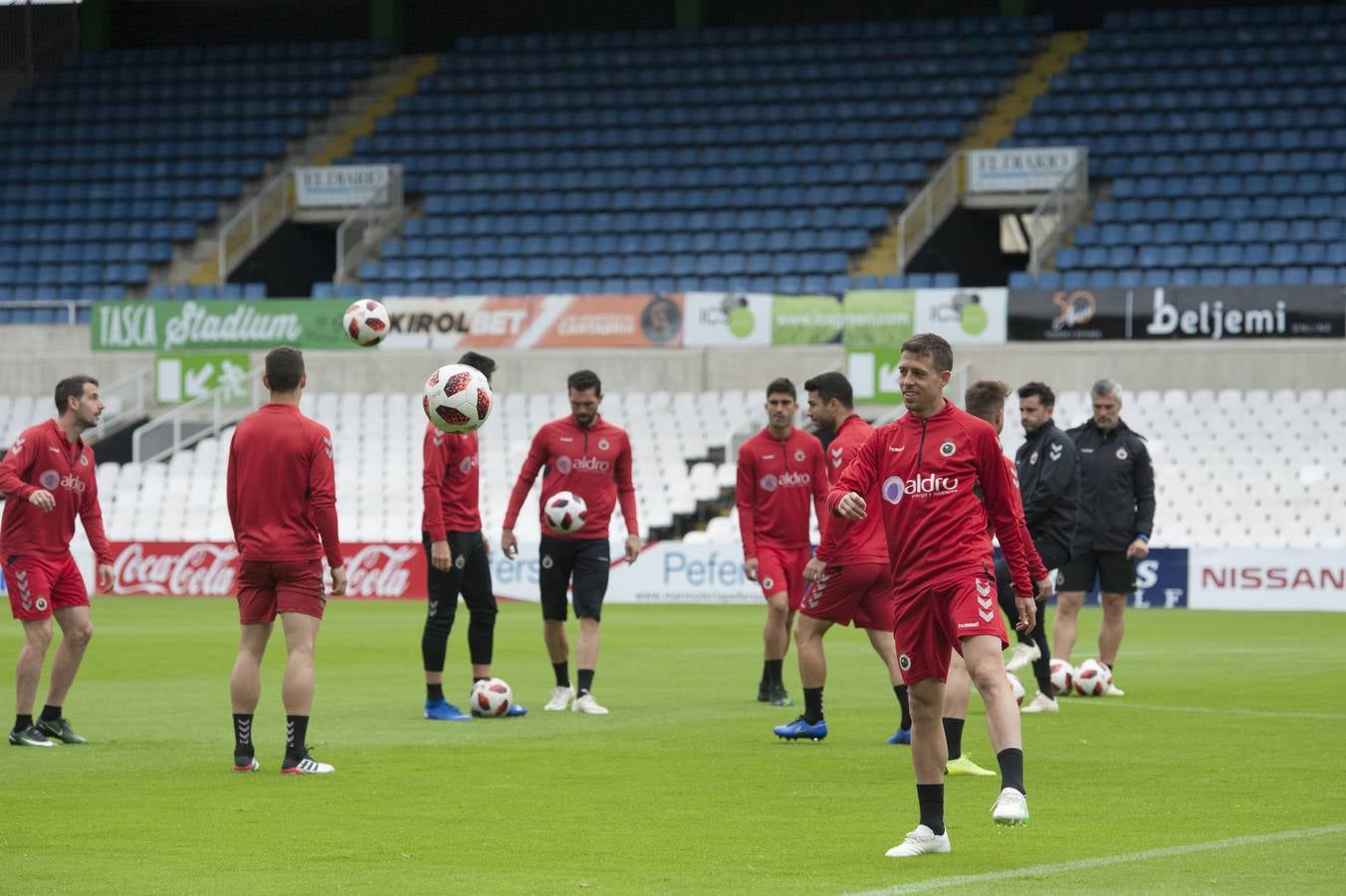 Fotos: Un entrenamiento relajado en los Campos de Sport dell Sardinero