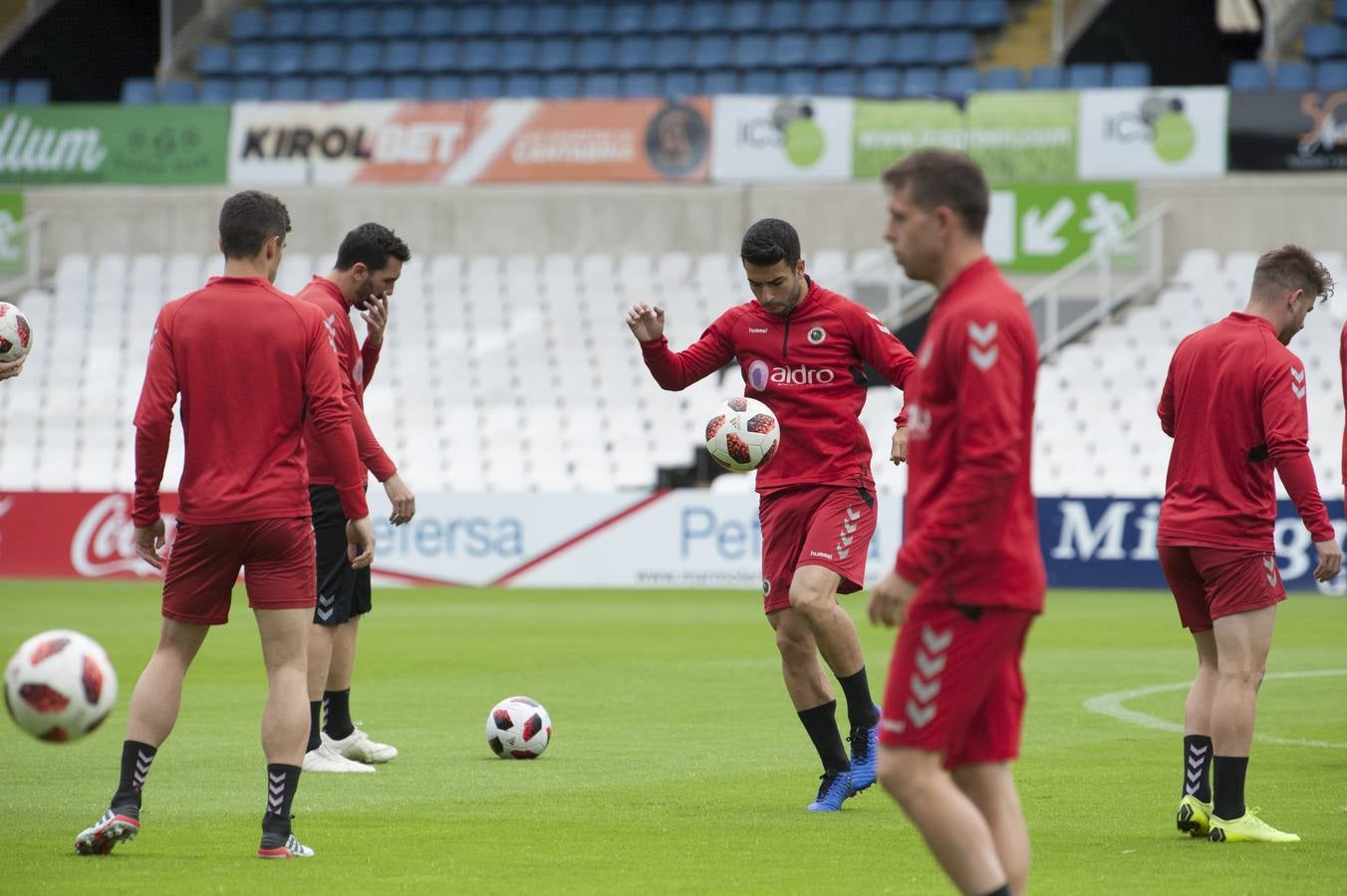 Fotos: Un entrenamiento relajado en los Campos de Sport dell Sardinero