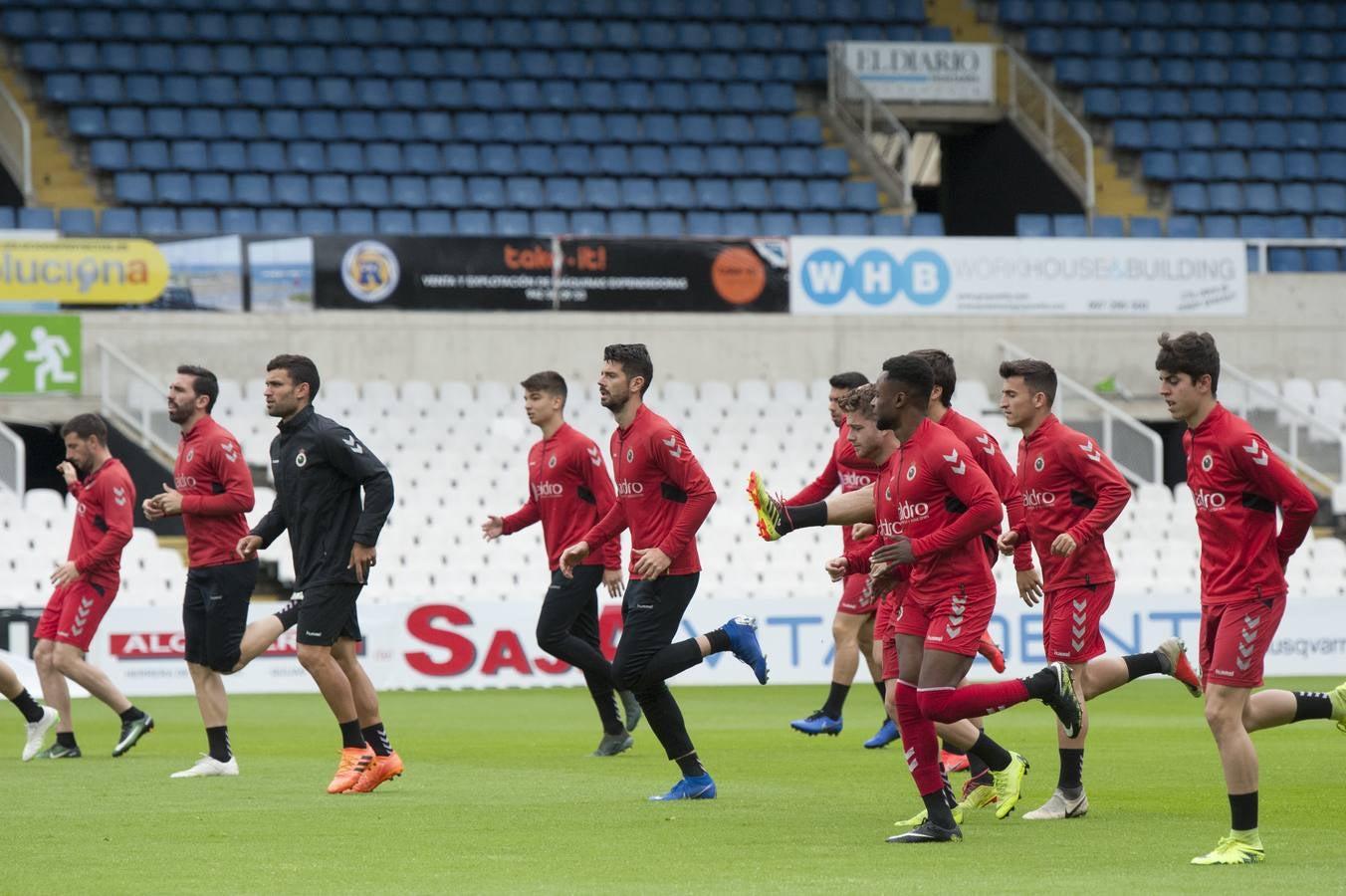 Fotos: Un entrenamiento relajado en los Campos de Sport dell Sardinero