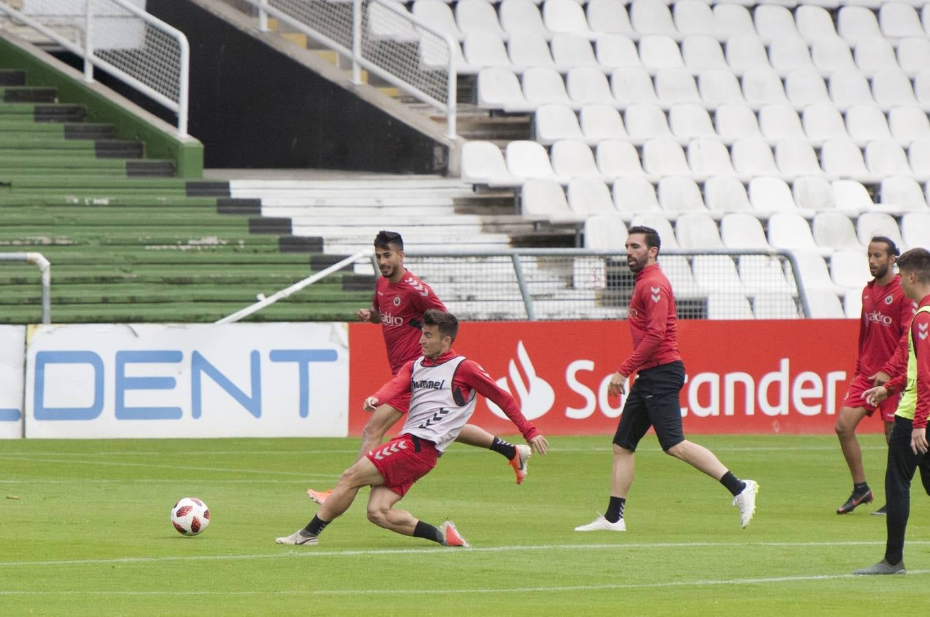 Fotos: Un entrenamiento relajado en los Campos de Sport dell Sardinero