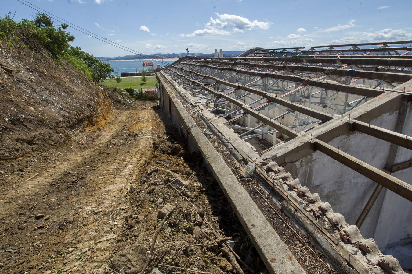 Fotos: Las obras en las naves de Gamazo desnudan los muros y cerchas de la edificación que acogerá la sede de Enaire