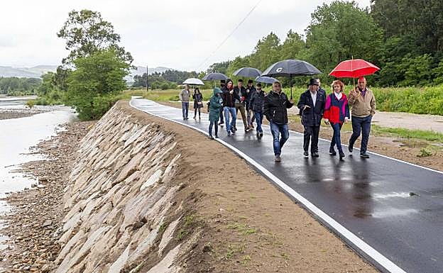 El Gobierno protege el interceptor del Besaya con una escollera en Viveda