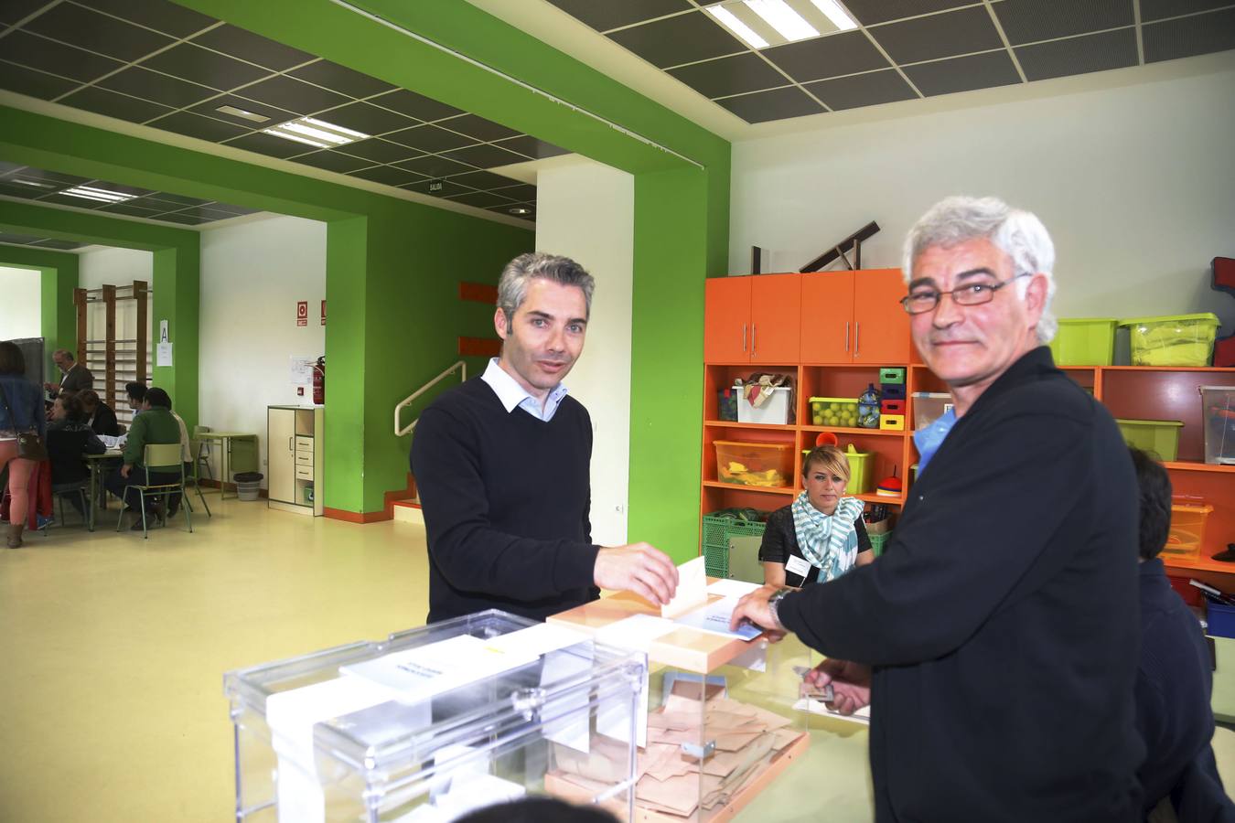 Llano ejerciendo sud erecho a voto 