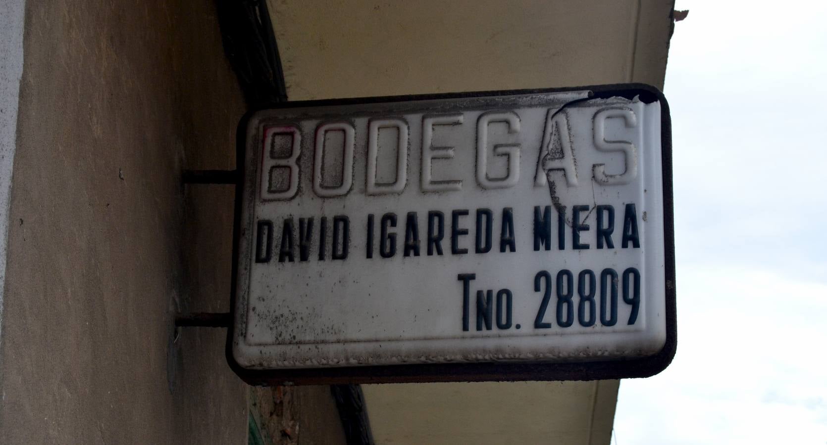 Rótulo de Bodegas David Igareda Miera en Santander, de fecha desconocida. Desaparecido.