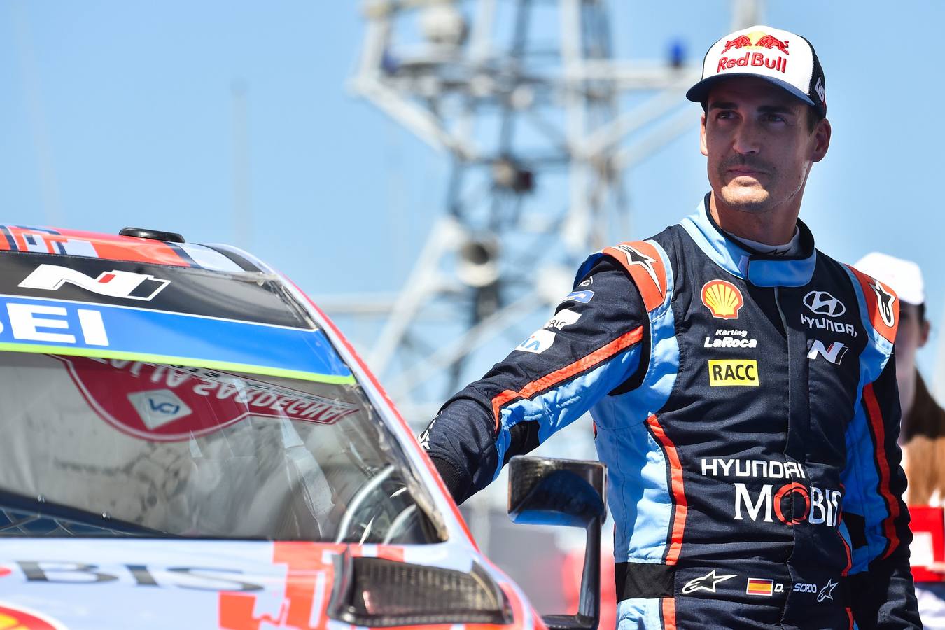 El español Dani Sordo (Hyundai) conquistó este domingo el Rally de Cerdeña luego de aprovechar un problema mecánico del estonio Ott Tänak (Toyota) en la última especial