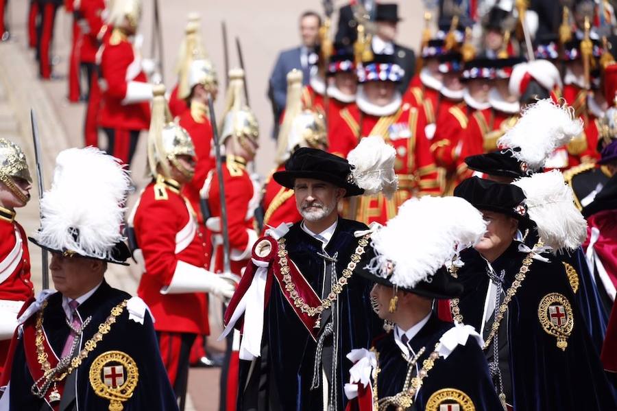 Felipe VI cumplirá este miércoles cinco años en el trono y lo hará con el broche de haber sido investido hoy caballero de la Orden de la Jarretera, la máxima distinción del Reino Unido, en una solemne ceremonia celebrada en el Castillo de Windsor en presencia de la reina Isabel II de Inglaterra.