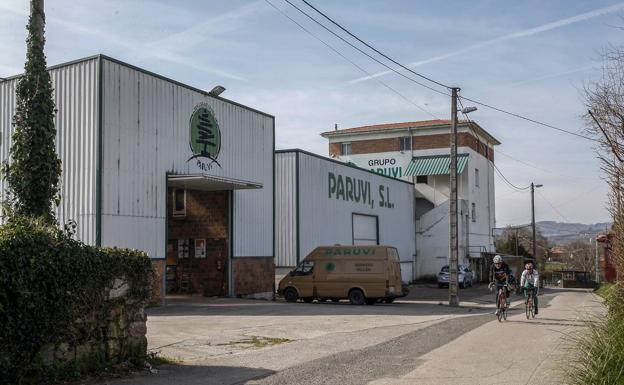 ista de las naves de Paruvi construidas en La Llaniega, en Tanos. :