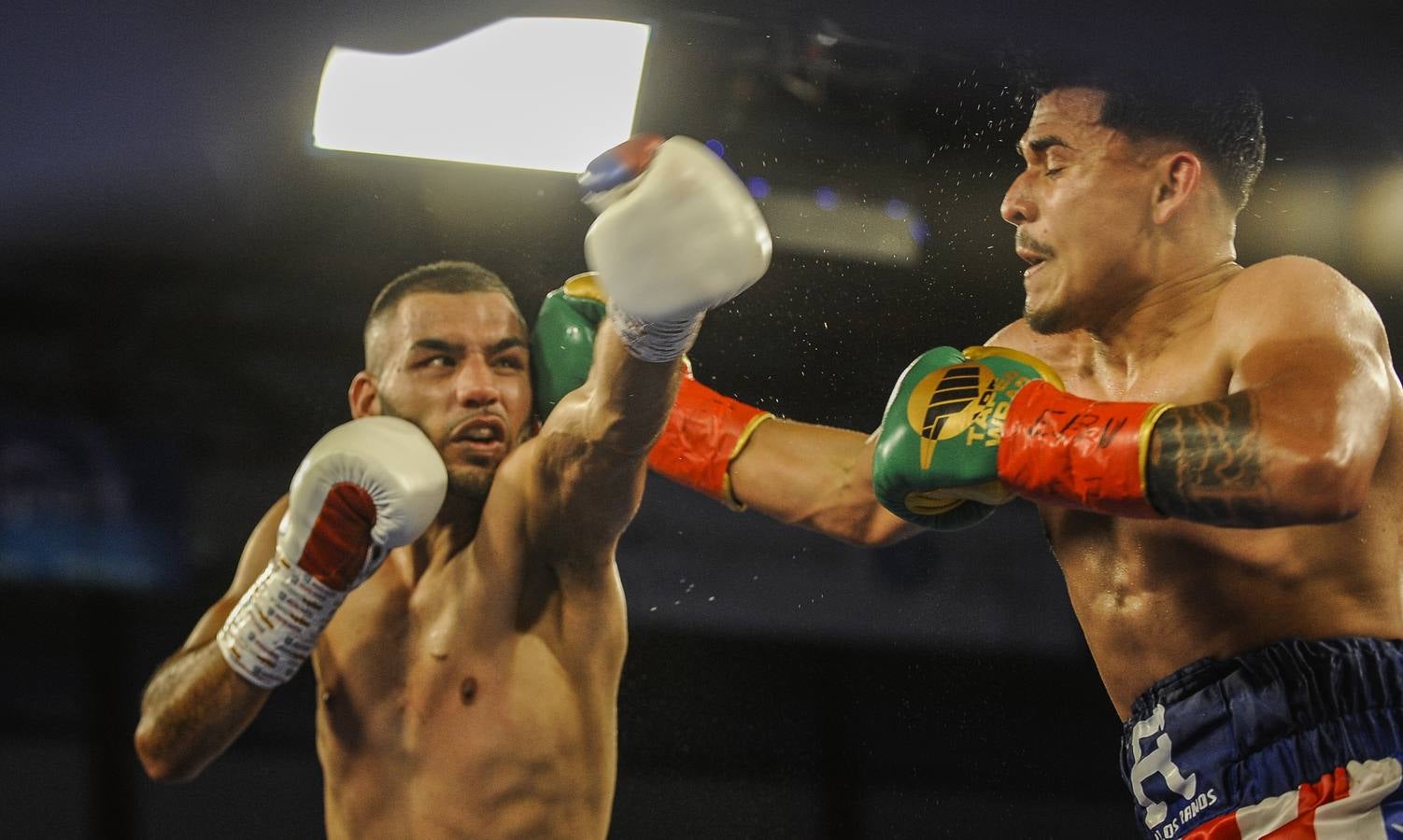 El Pabellón Vicente Trueba se llenó de público durante la velada de boxeo en la que seis combates precedieron al que enfrentó a Sergio García y Sergei Rabchanka