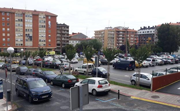 Parcela en la que el equipo de gobierno pretende construir el nuevo teatro. 