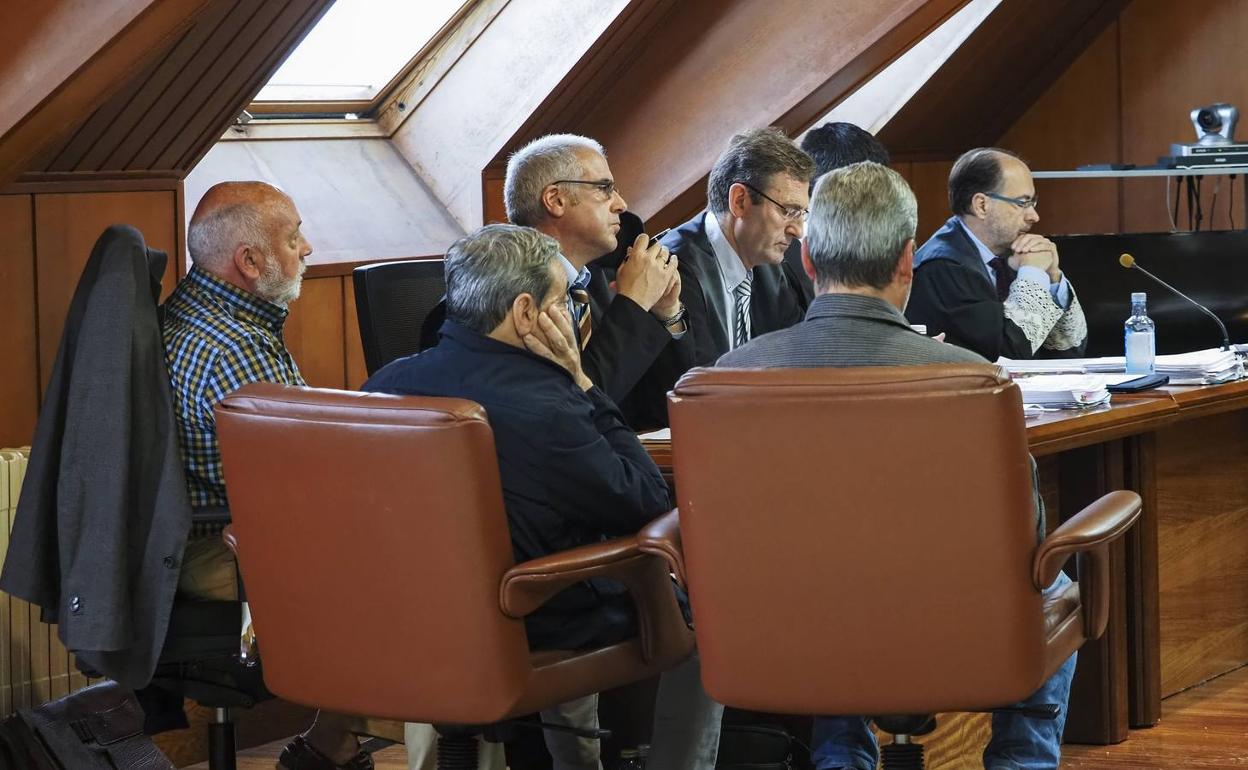 Declarados culpables los tres encargados del Puerto que se quedaron con dinero de la venta de chatarra