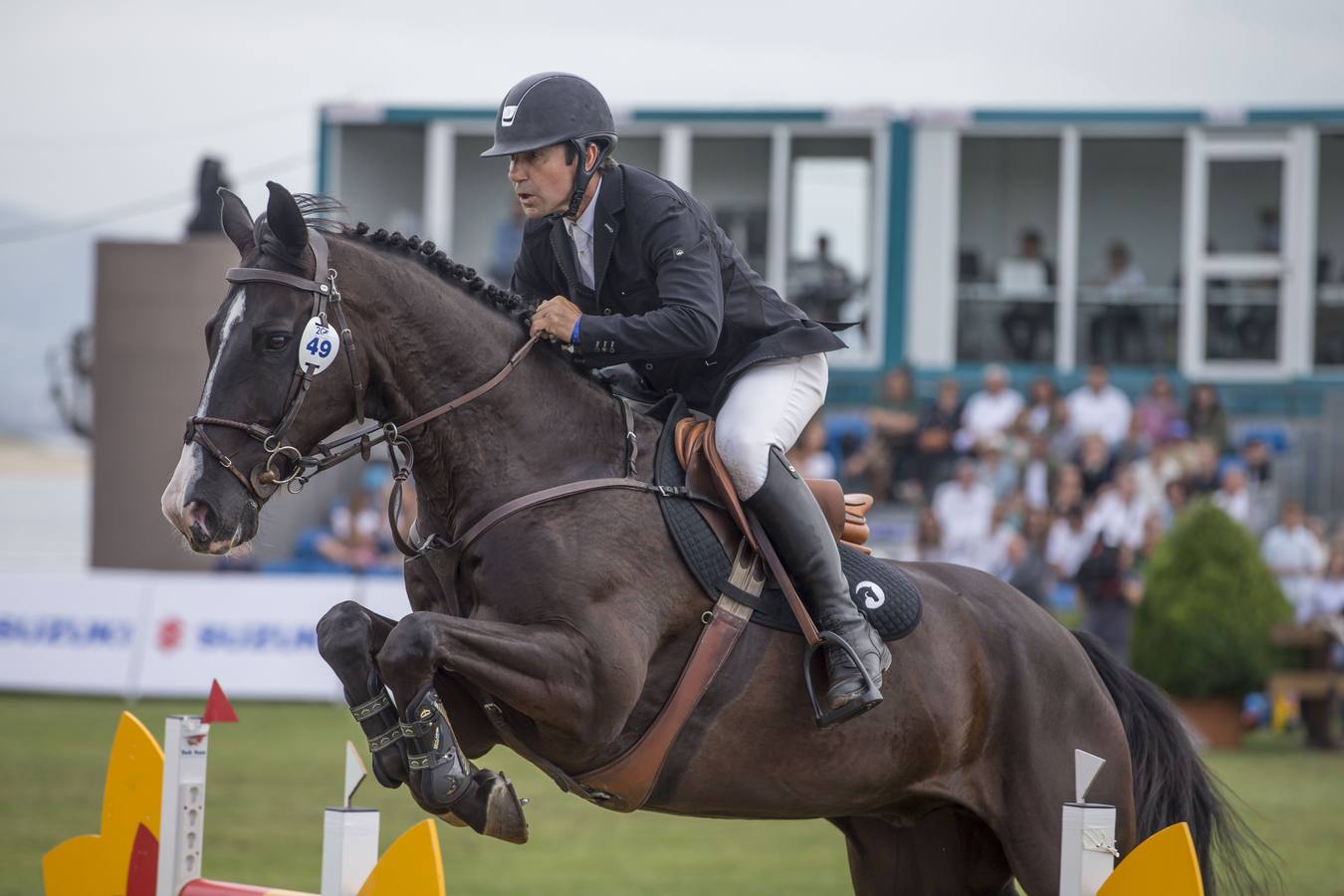 El jinete vitoriano González de Zárate ganó el Trofeo CaixaBank y la joven amazona cántabra Gabriela Pérez se hizo con el segundo puesto del Frigo, en una jornada que atrajo a multitud de personas a La Magdalena