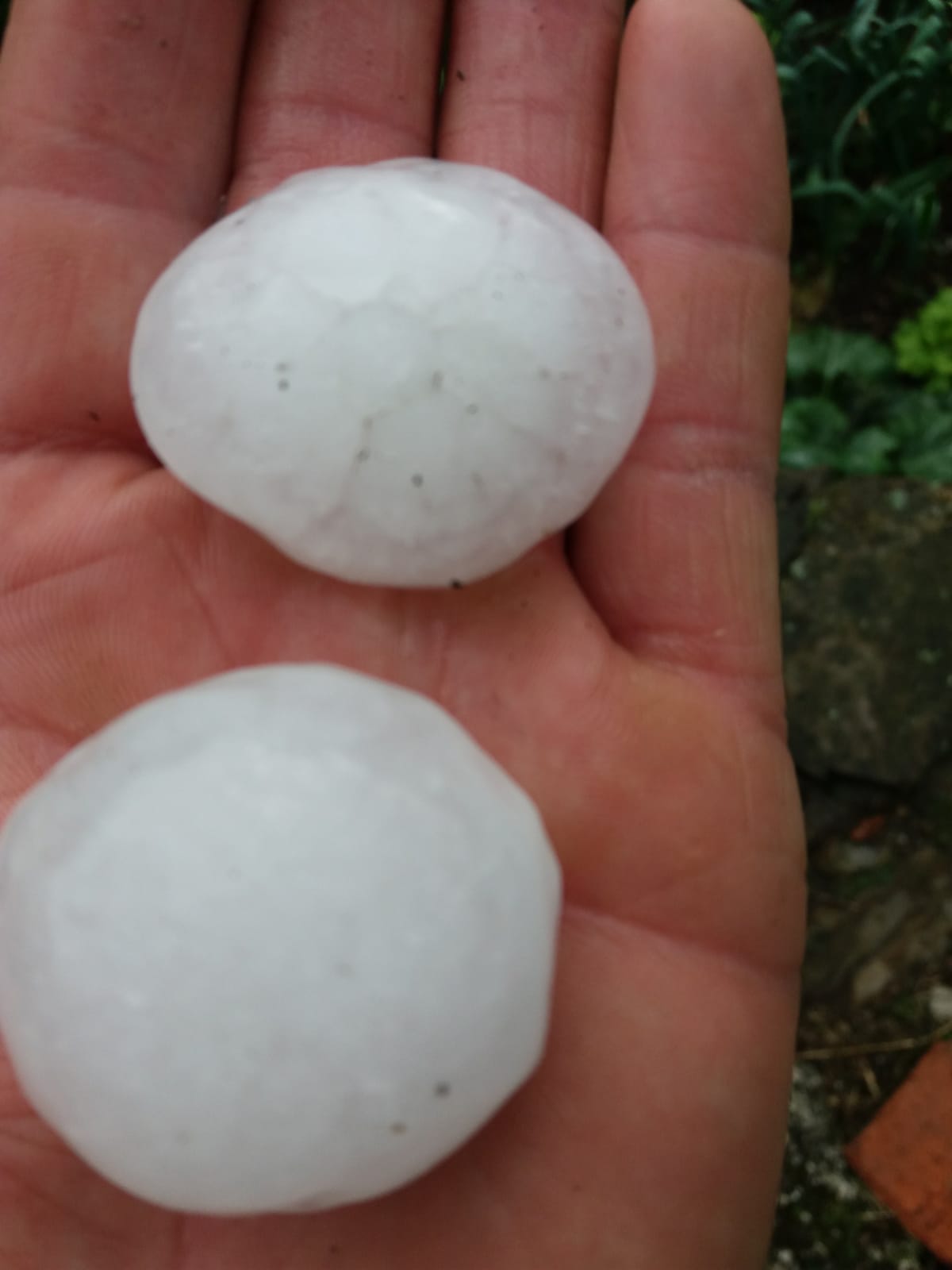 Fotos: Granizos como «pelotas de tenis» en Cabezón de la Sal