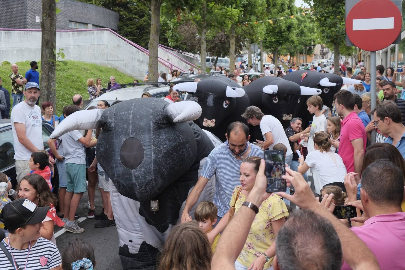 Fotos: Risas y carreras en el encierro infantil de Tetuán