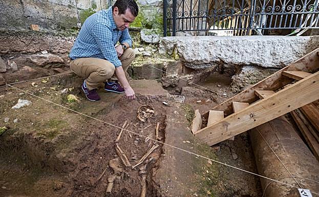 La excavación en la catedral destapa la cabecera primigenia de la Iglesia del Cristo
