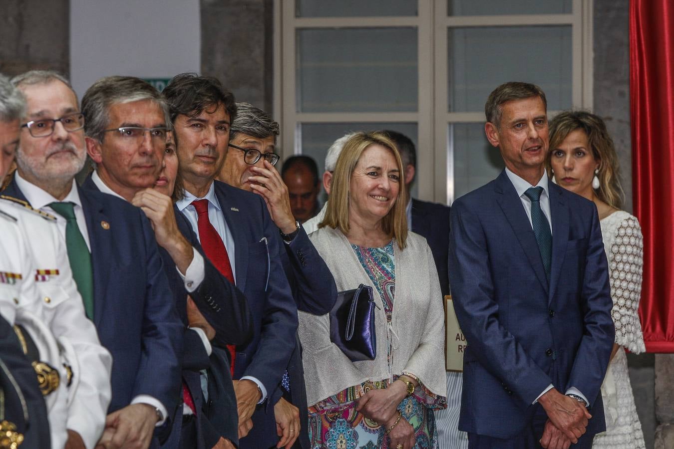 El presidente del TSJC, José Luis López del Mora, a la derecha, junto a otros asistentes al acto.