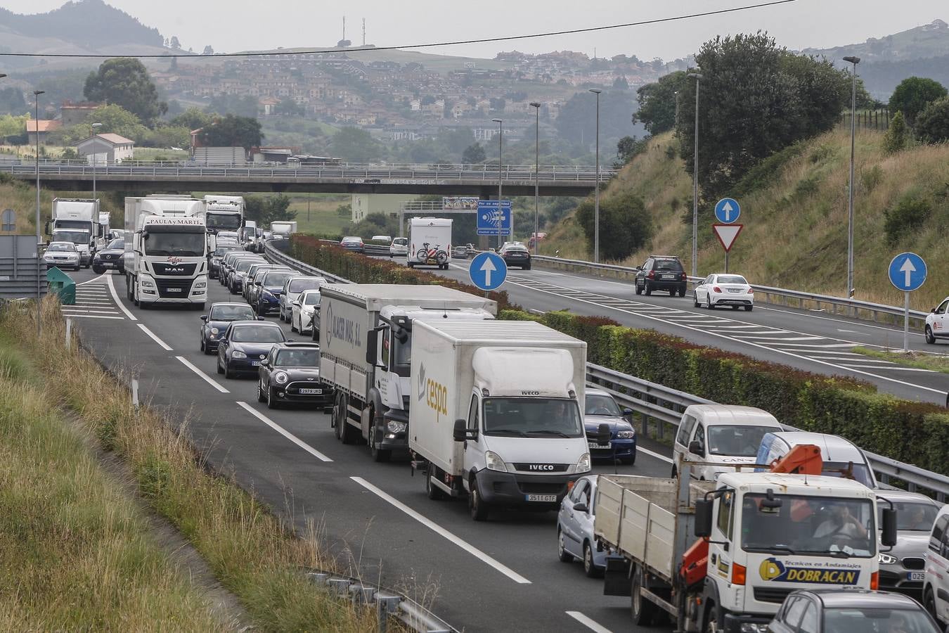 Fotos: Hundimiento de la calzada (A-67, a la altura de Barreda)