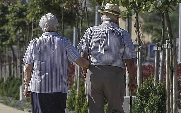 Los mayores de 65 años triplicarán el número de jóvenes en Cantabria en quince años