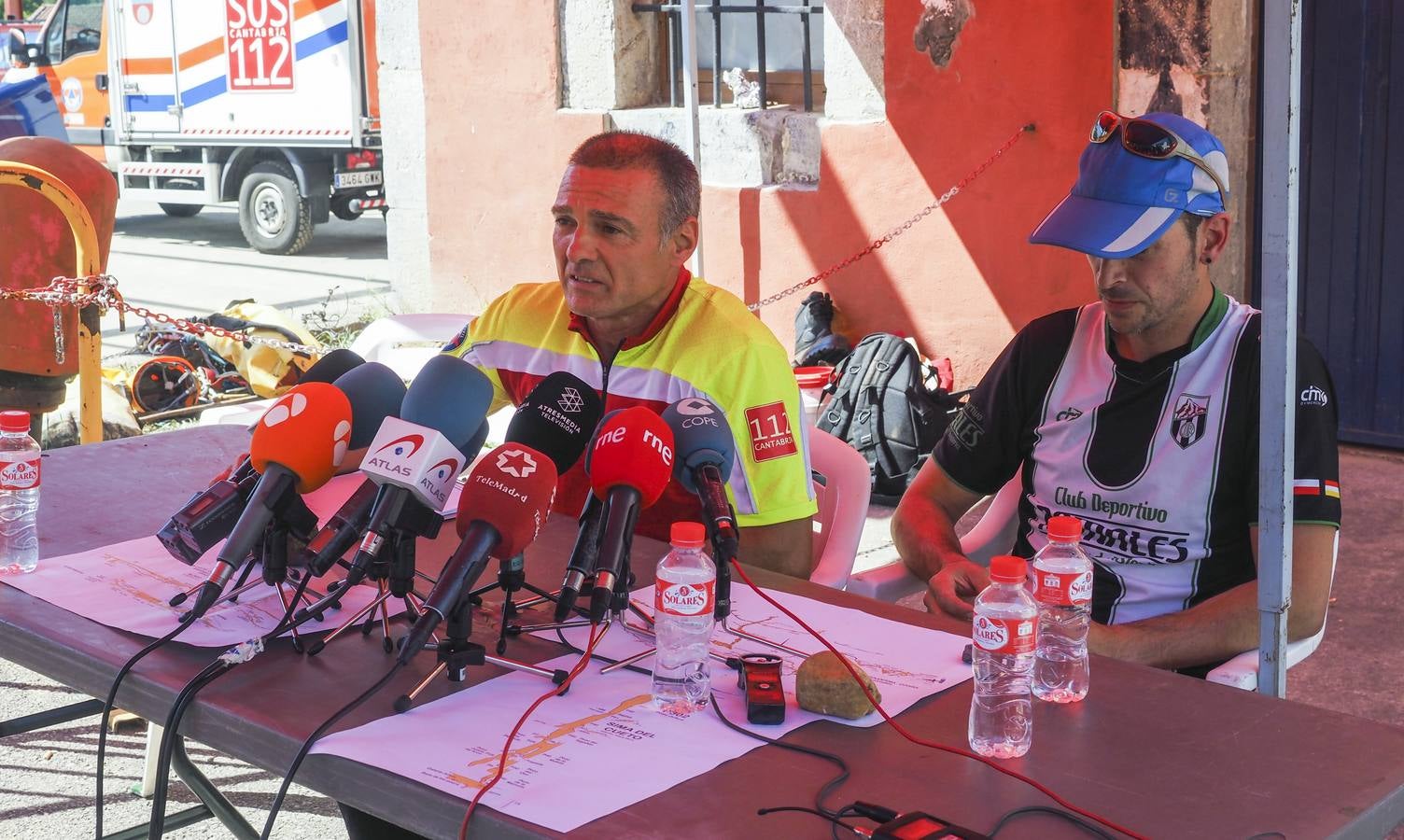 Las tres mujeres, exhaustas, fueron localizadas a doce horas de camino de la entrada cuando regresaban de manera penosa.