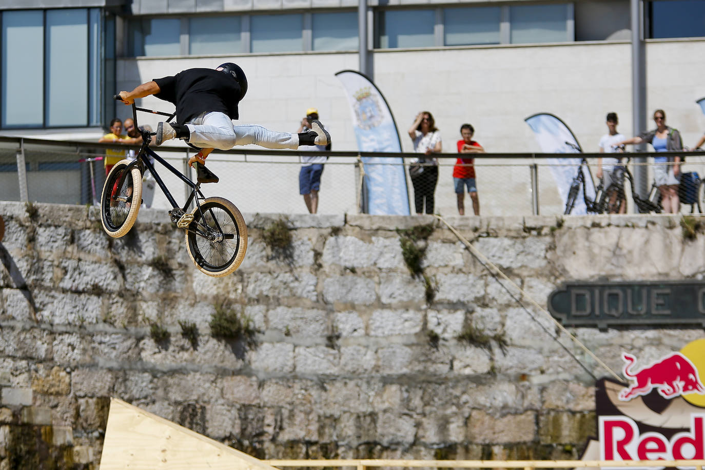 Fotos: Las bicis vuelan ya sobre el Dique de Gamazo