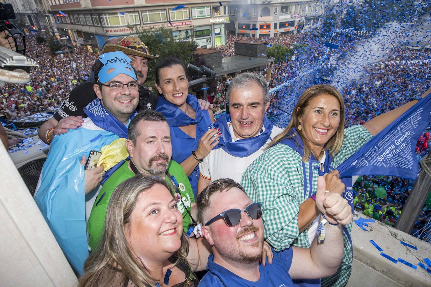 Fotos: Las calles de Santander se llenan de gente en el arranque de las fiestas