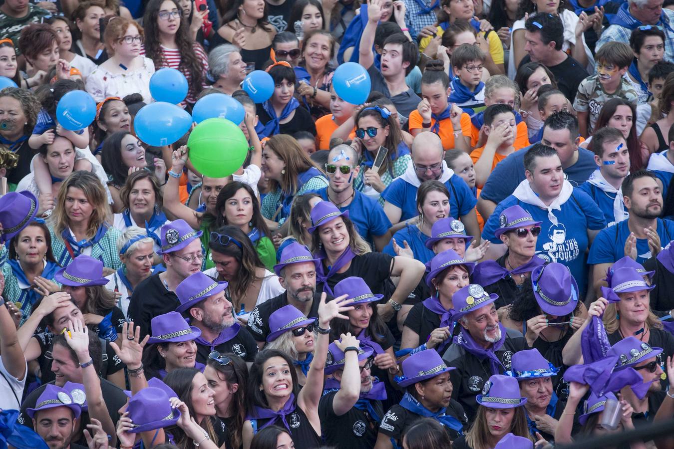 Fotos: Las calles de Santander se llenan de gente en el arranque de las fiestas