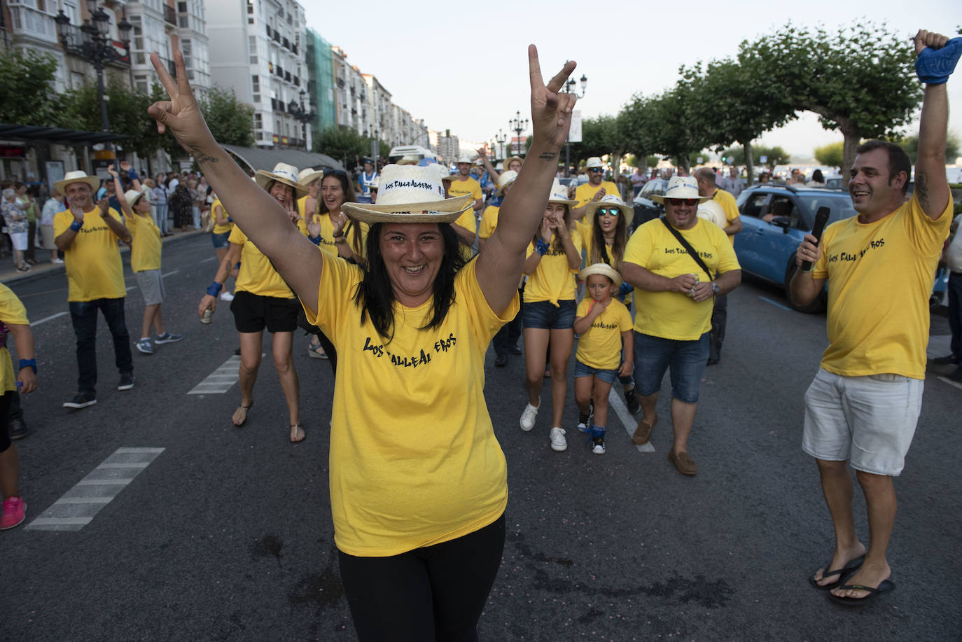 Fotos: Las calles de Santander se llenan de gente en el arranque de las fiestas