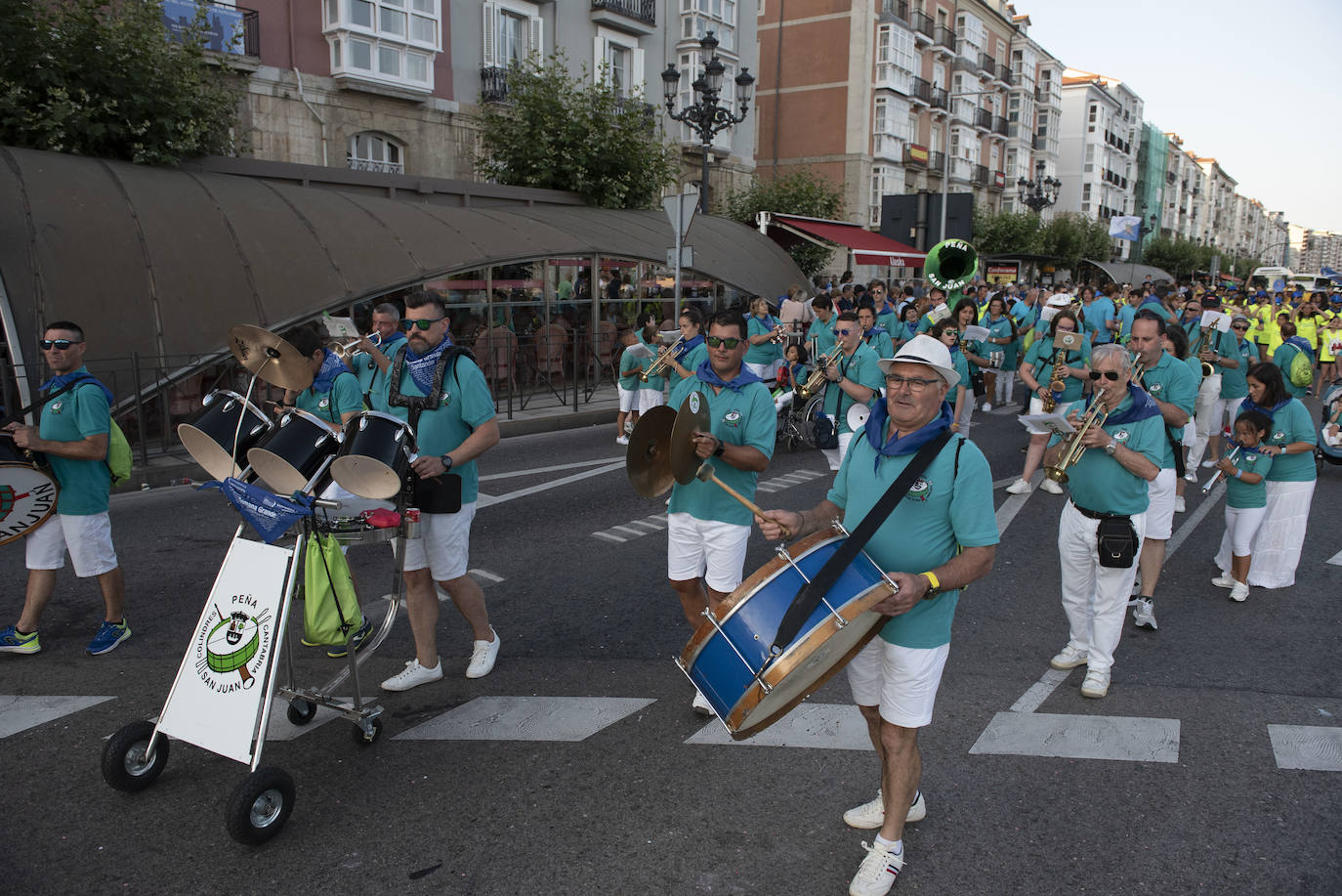 Fotos: Las calles de Santander se llenan de gente en el arranque de las fiestas