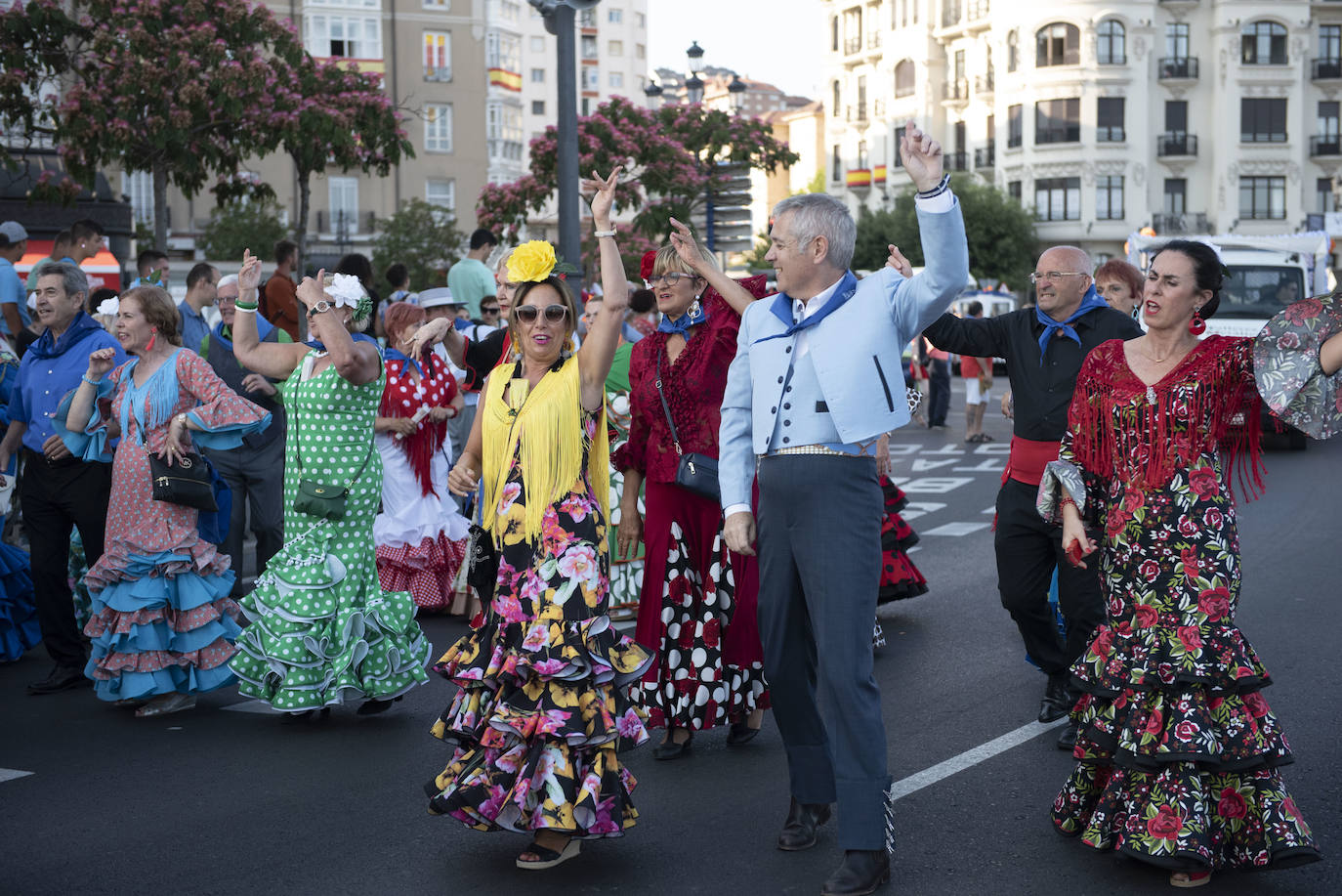 Fotos: Las calles de Santander se llenan de gente en el arranque de las fiestas