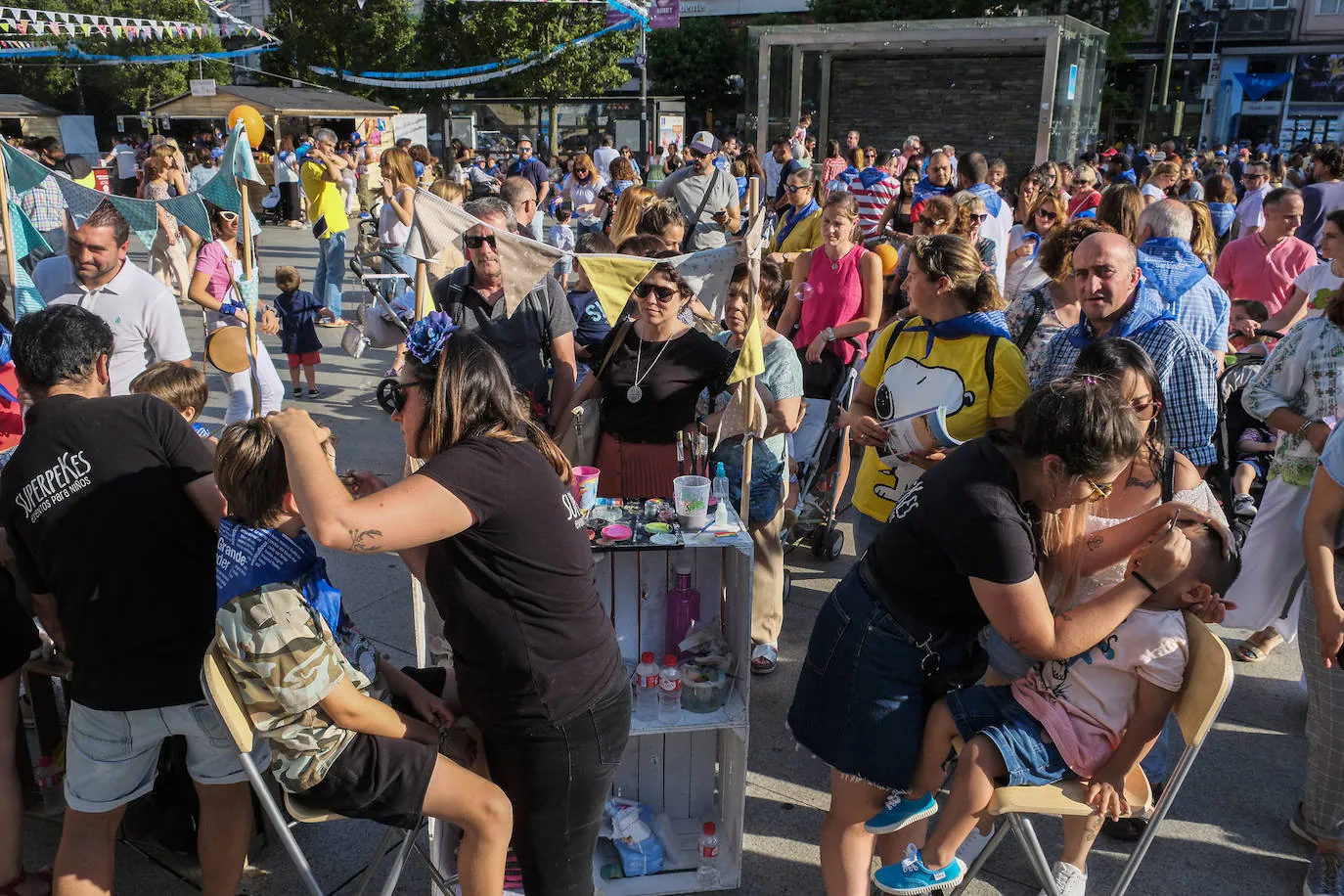 Fotos: Las calles de Santander se llenan de gente en el arranque de las fiestas