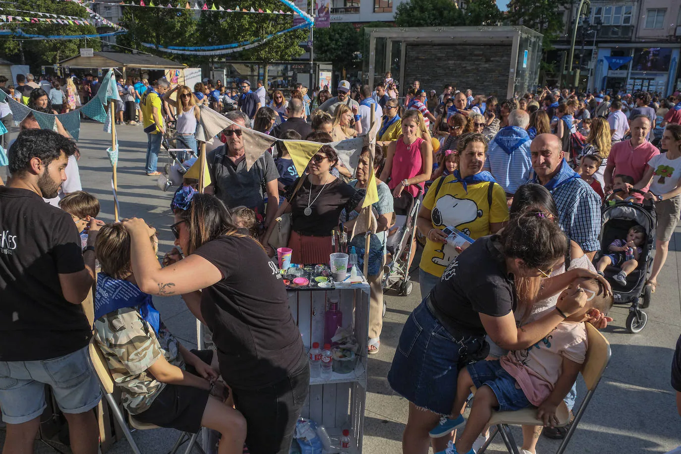 Fotos: Las calles de Santander se llenan de gente en el arranque de las fiestas