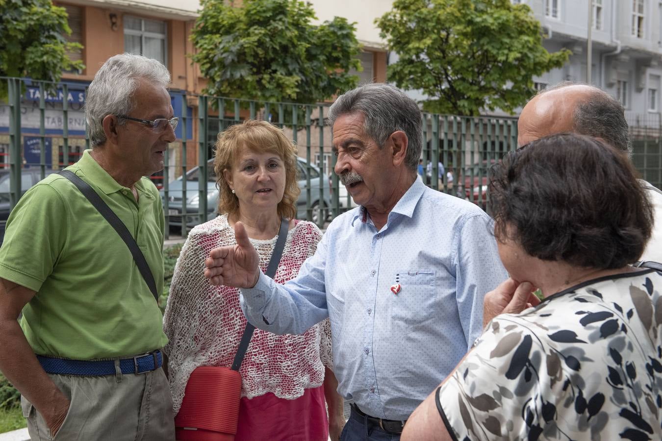 Revilla ha recibido este sábado a cuantas personas han querido acercarse a conocerlo.