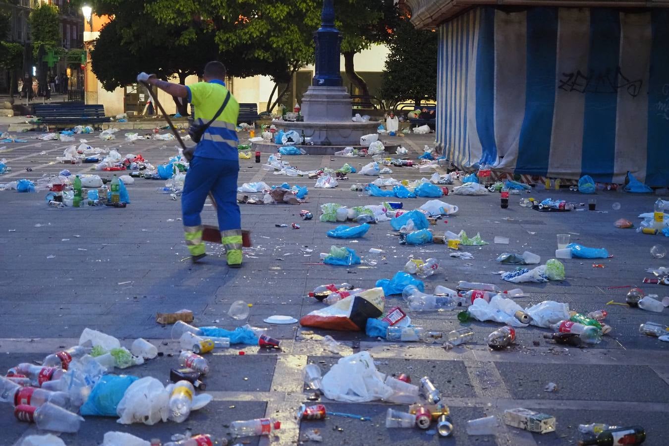 Fotos: Fiesta de día, basura de noche