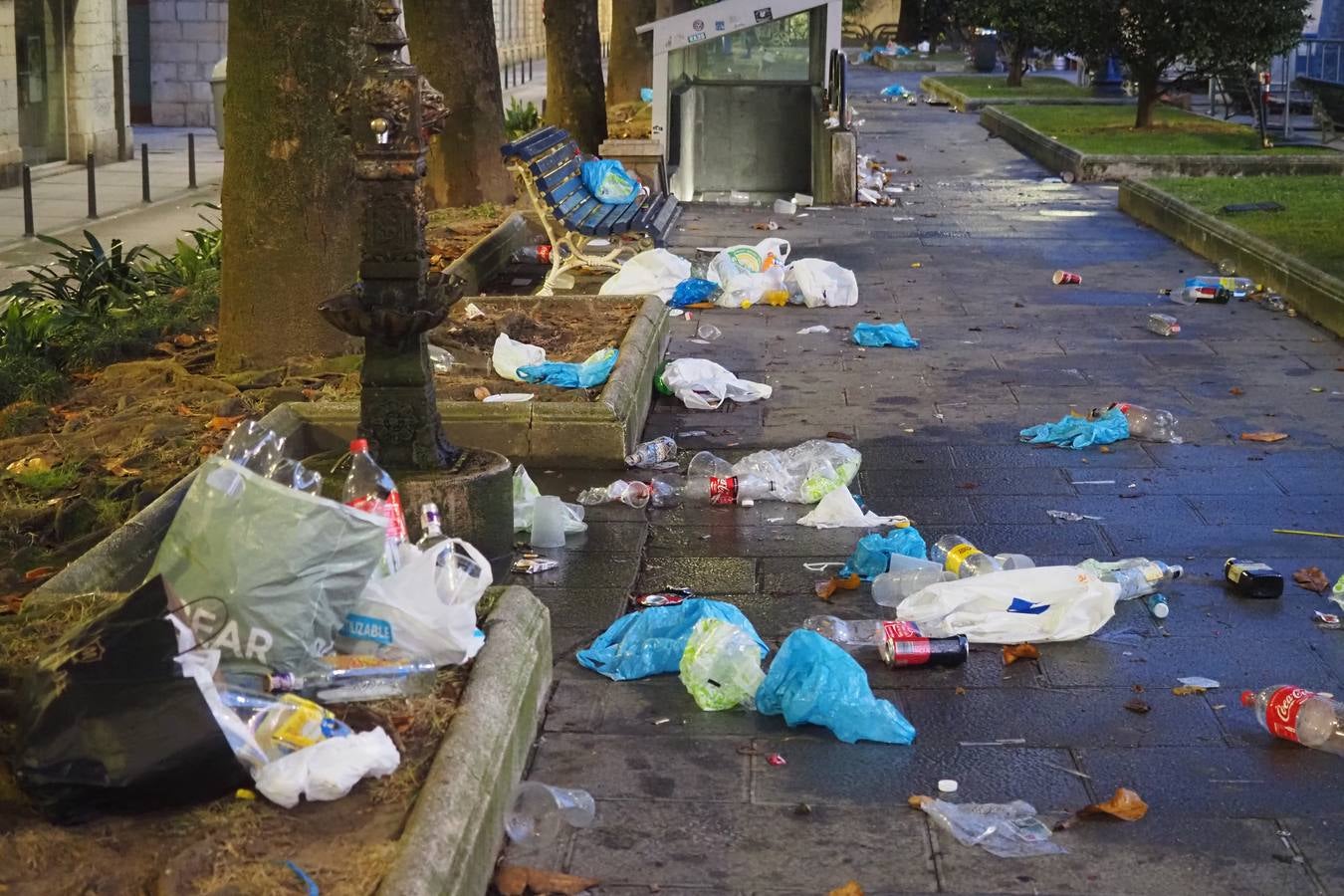 Fotos: Fiesta de día, basura de noche