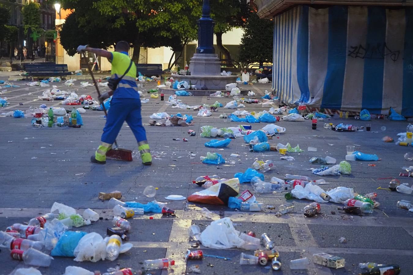 Fotos: Fiesta de día, basura de noche