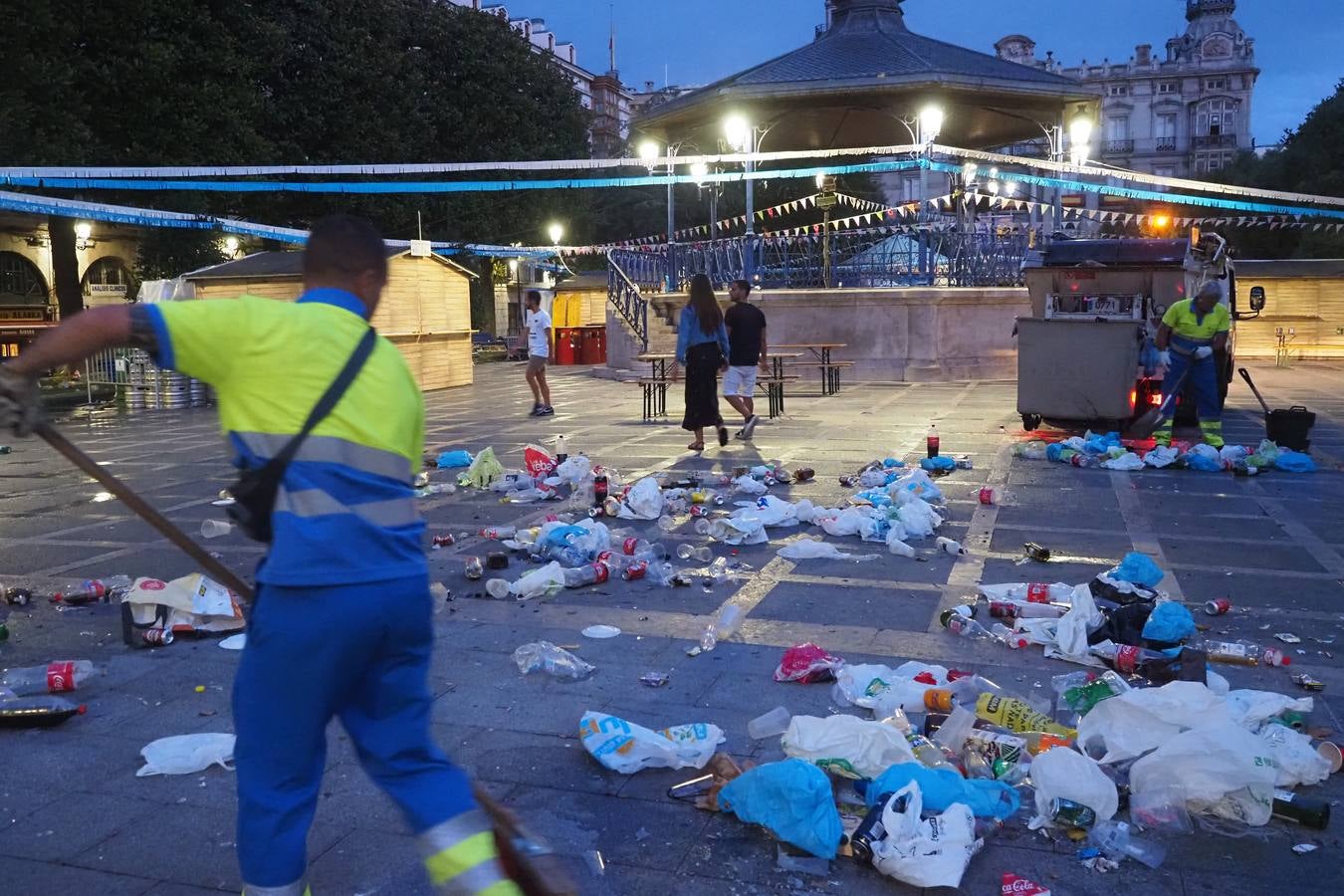Fotos: Fiesta de día, basura de noche