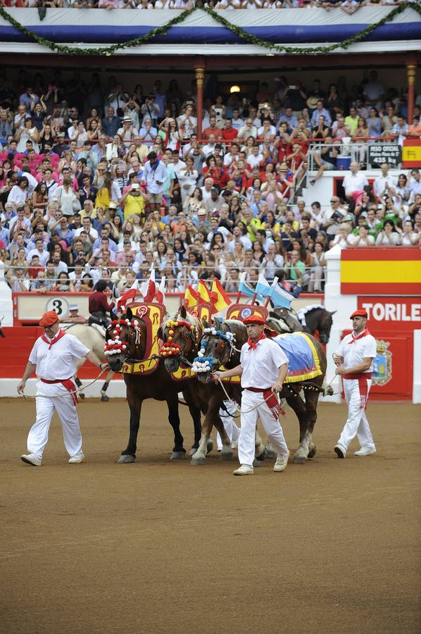 Diego Ventura fue el gran triunfador de una tarde marcada por la gran asistencia de público al coso santanderino.