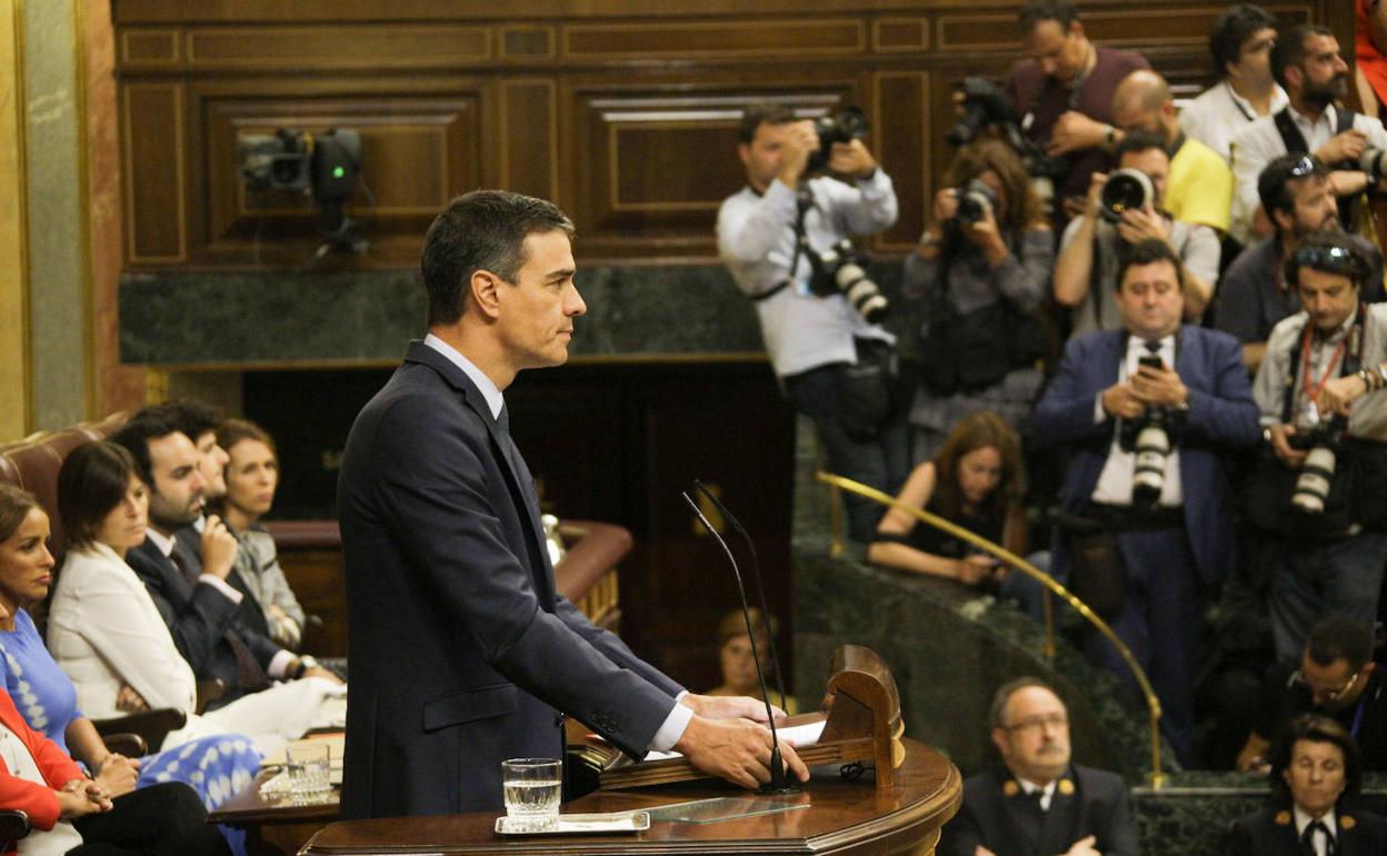 Pedro Sánchez durante su discurso de investidura.