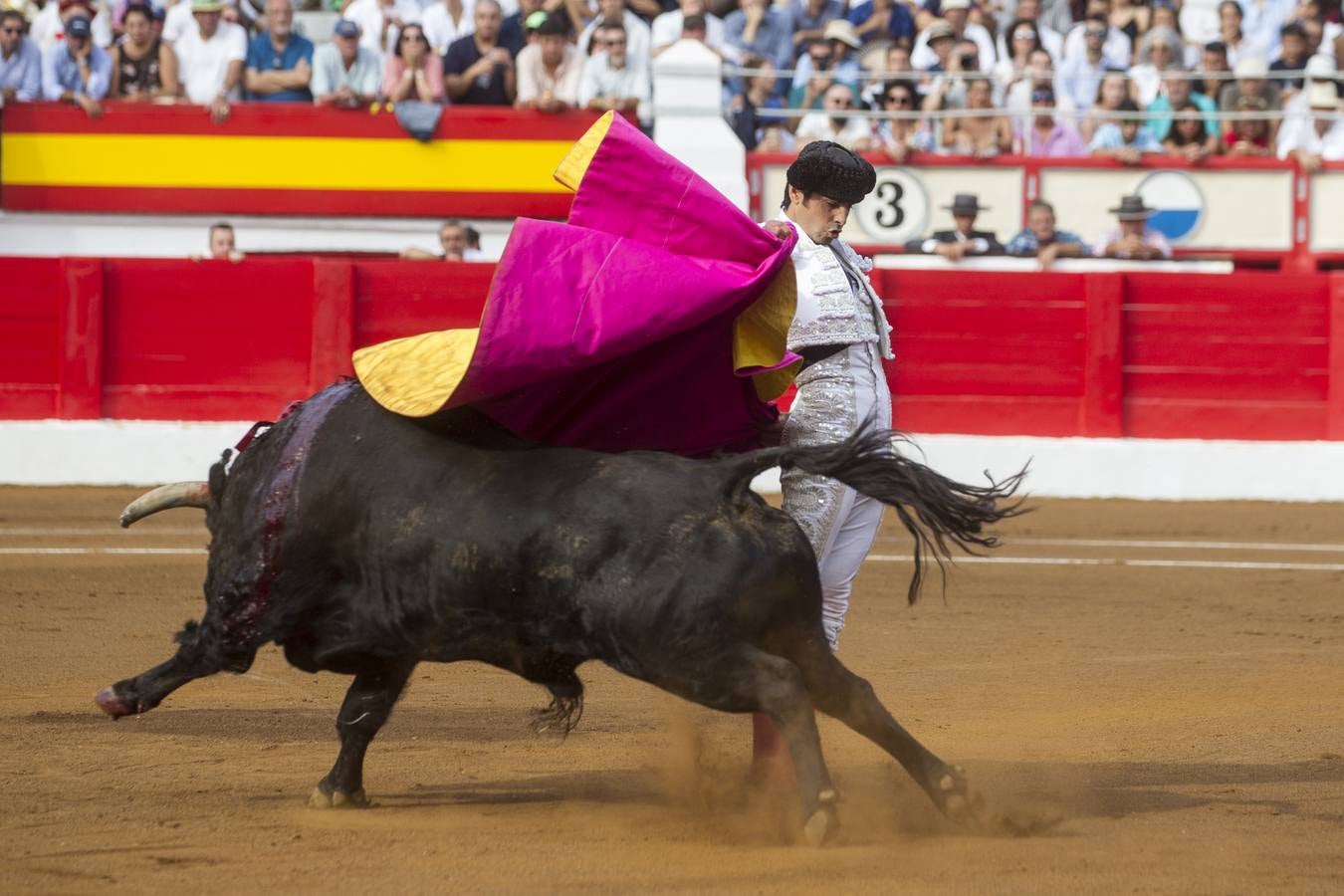 Quinto festejo de la Feria de Santiago con Miguel Ángel Perera; Julián López «El Juli», y Pablo Aguado 