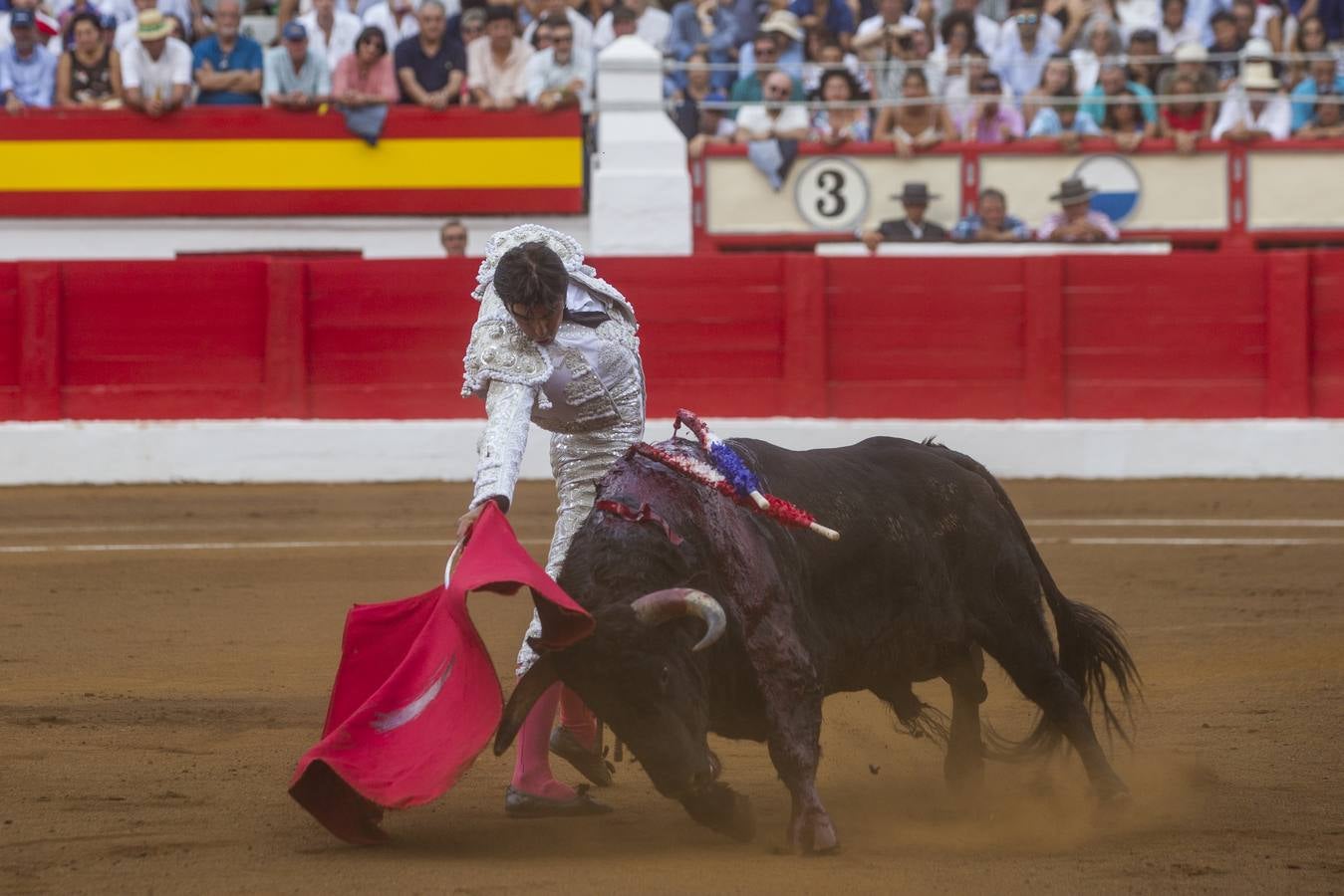 Quinto festejo de la Feria de Santiago con Miguel Ángel Perera; Julián López «El Juli», y Pablo Aguado 