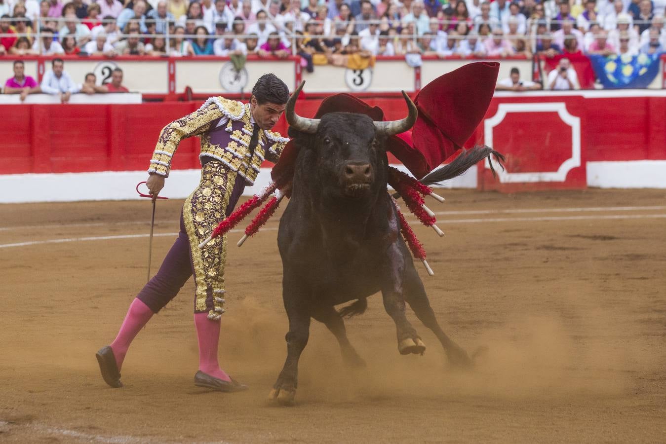 Quinto festejo de la Feria de Santiago con Miguel Ángel Perera; Julián López «El Juli», y Pablo Aguado 