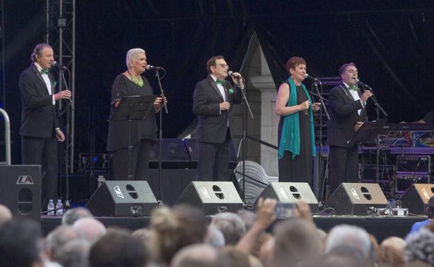 Imagen principal - José Mercé trastea en la sangre flamenca de Santander