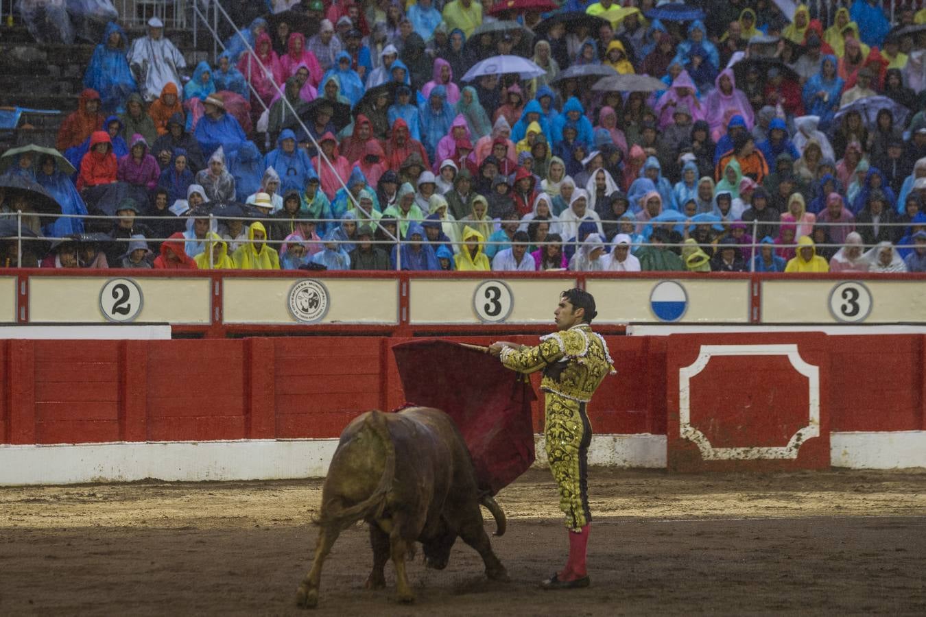 Sexto festejo de la Feria de Santiago con Cayetano, Diego Urdiales y José María Manzanares