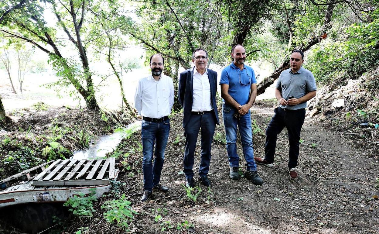 Torrelavega acondiciona en La Ceña un espacio verde y de recreo junto al campus